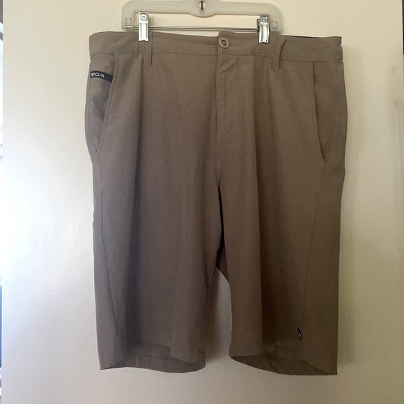 Menswear Rip curl.  Boardwalk.  The Surfers Walk-shorts.  On water/land shorts. - Picture 1 of 12